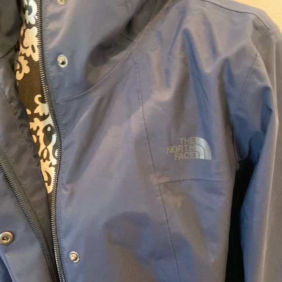 North Face City Midi Waterproof Jacket - Picture 5 of 8